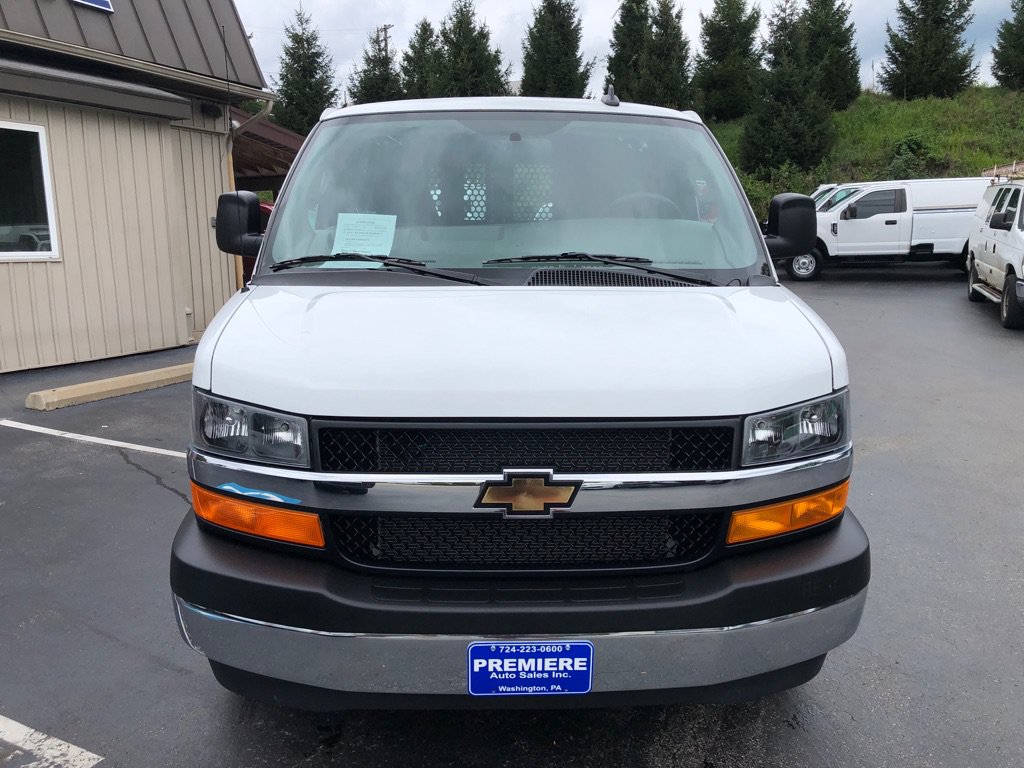 Used 2025 Chevrolet Express 2500 w/ Driver Convenience Package RWD image 9