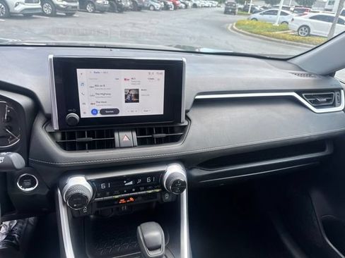 Used 2025 Toyota RAV4 XLE FWD image 5