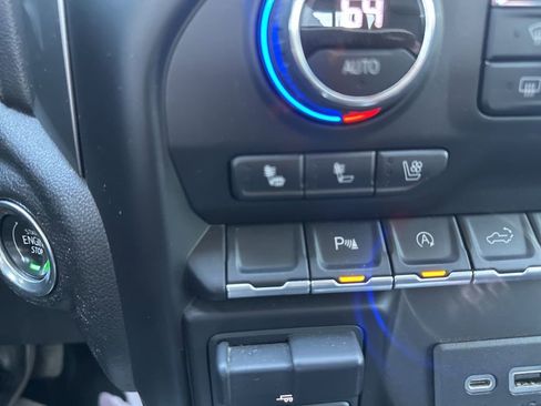 Used 2022 Chevrolet Silverado 1500 LTZ image 21