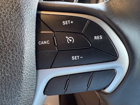 Used 2018 Jeep Grand Cherokee Limited AWD/4WD image 13
