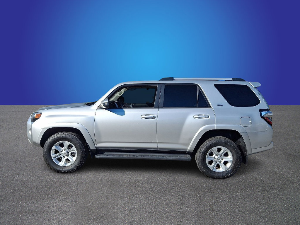 Used 2022 Toyota 4Runner SR5 AWD/4WD image 7
