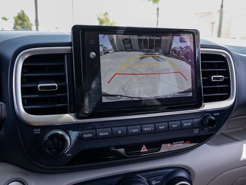 Used 2025 Hyundai Venue Limited FWD image 27