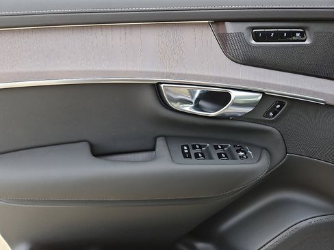 New 2026 Volvo XC90 B6 Ultra w/ Protection Package Premier AWD/4WD image 10