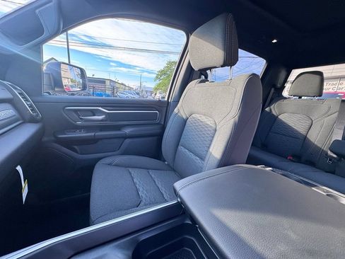 New 2026 RAM 1500 4x4 Crew Cab image 15