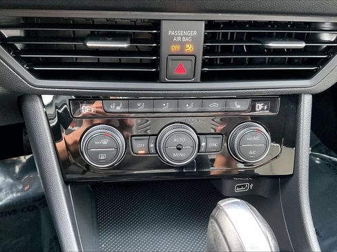 Used 2019 Volkswagen Jetta R-Line w/ R-Line Cold Weather Package FWD image 30