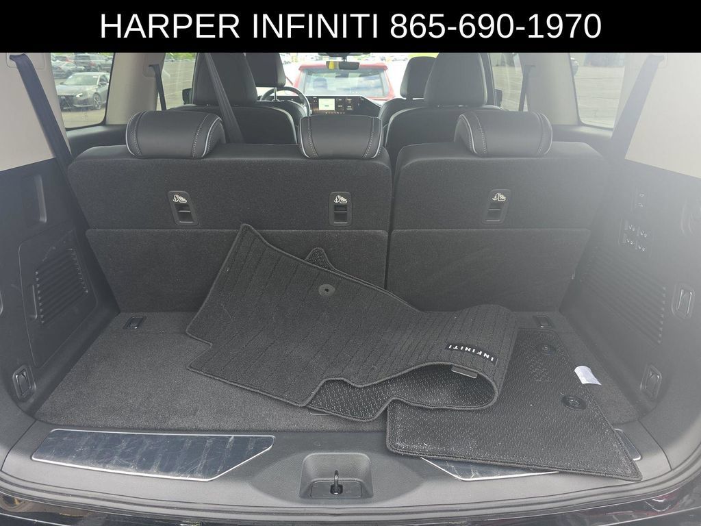 Used 2025 INFINITI QX80 Luxe AWD/4WD image 10
