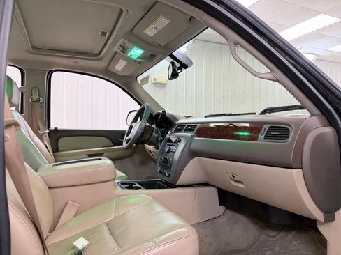 Used 2009 GMC Sierra 2500 SLT w/ SLT Convenience Package AWD/4WD image 29