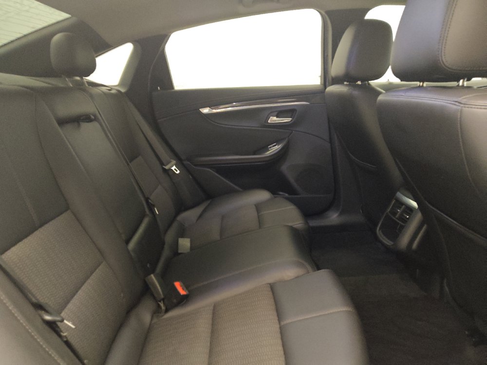 Used 2016 Chevrolet Impala LT FWD image 19