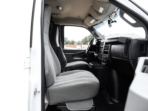 Used 2019 Chevrolet Express 2500 w/ Driver Convenience Package RWD image 31