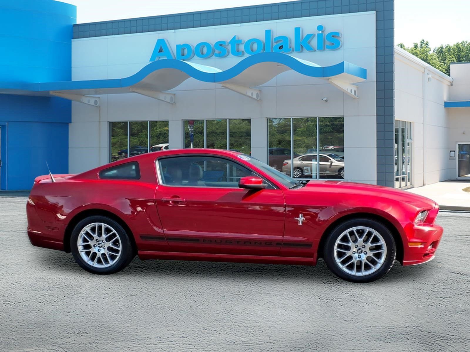 Used 2013 Ford Mustang Premium RWD image 2