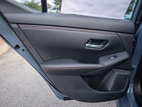 New 2025 Nissan Sentra SR w/ SR Premium Package FWD image 23