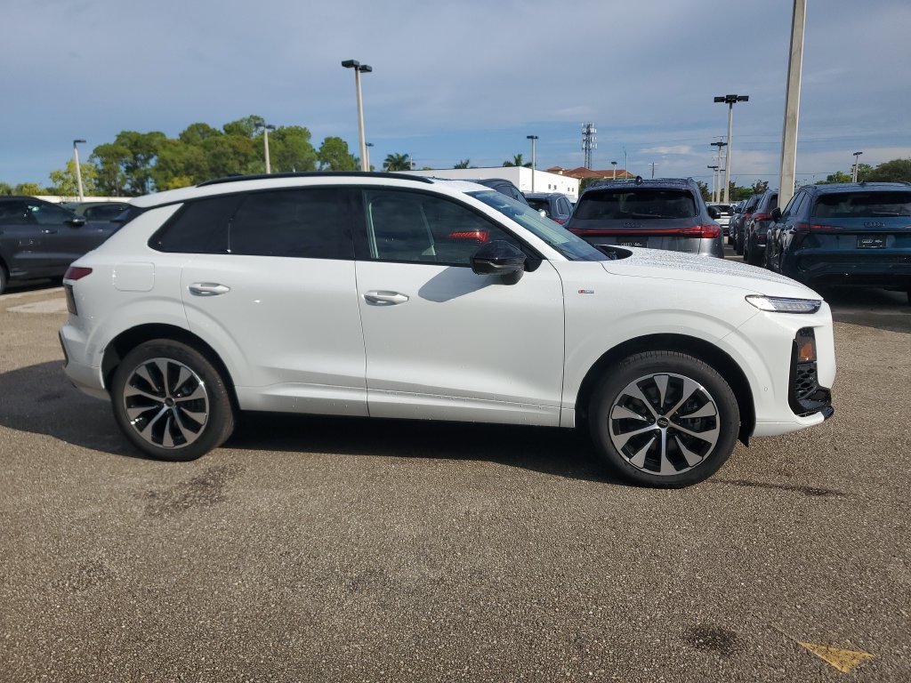 New 2026 Audi Q3 quattro 2.0T AWD/4WD image 4