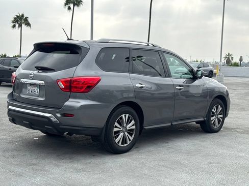 Used 2018 Nissan Pathfinder S FWD image 5
