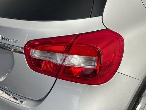 Used 2018 Mercedes-Benz GLA 250 4MATIC image 34