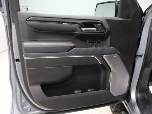 Used 2025 GMC Sierra 1500 AT4X image 14