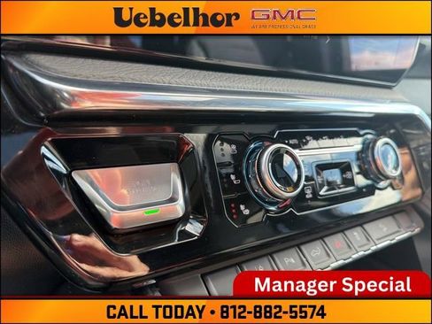 Used 2024 GMC Sierra 2500 Denali w/ Denali Reserve Package image 30
