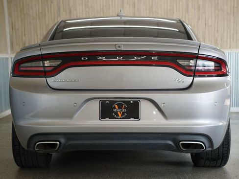 Used 2018 Dodge Charger R/T RWD image 9