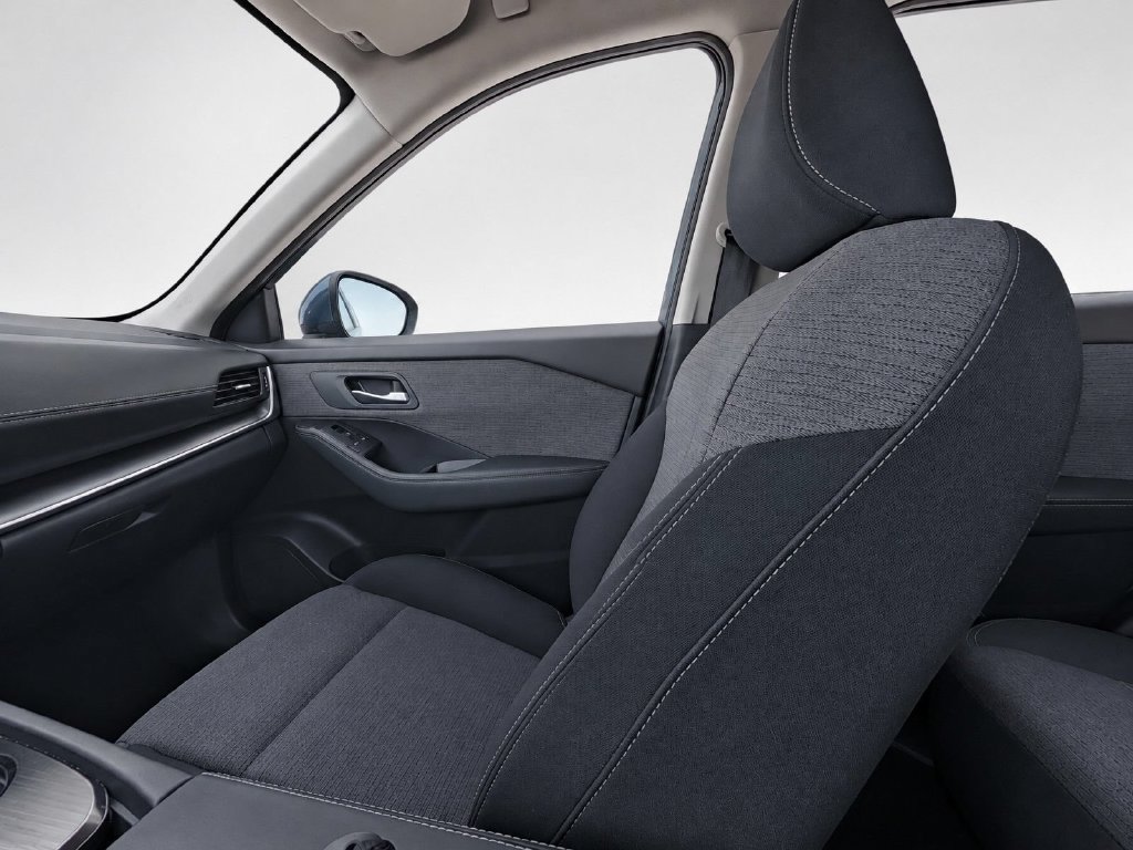 Certified 2023 Nissan Rogue SV FWD image 22