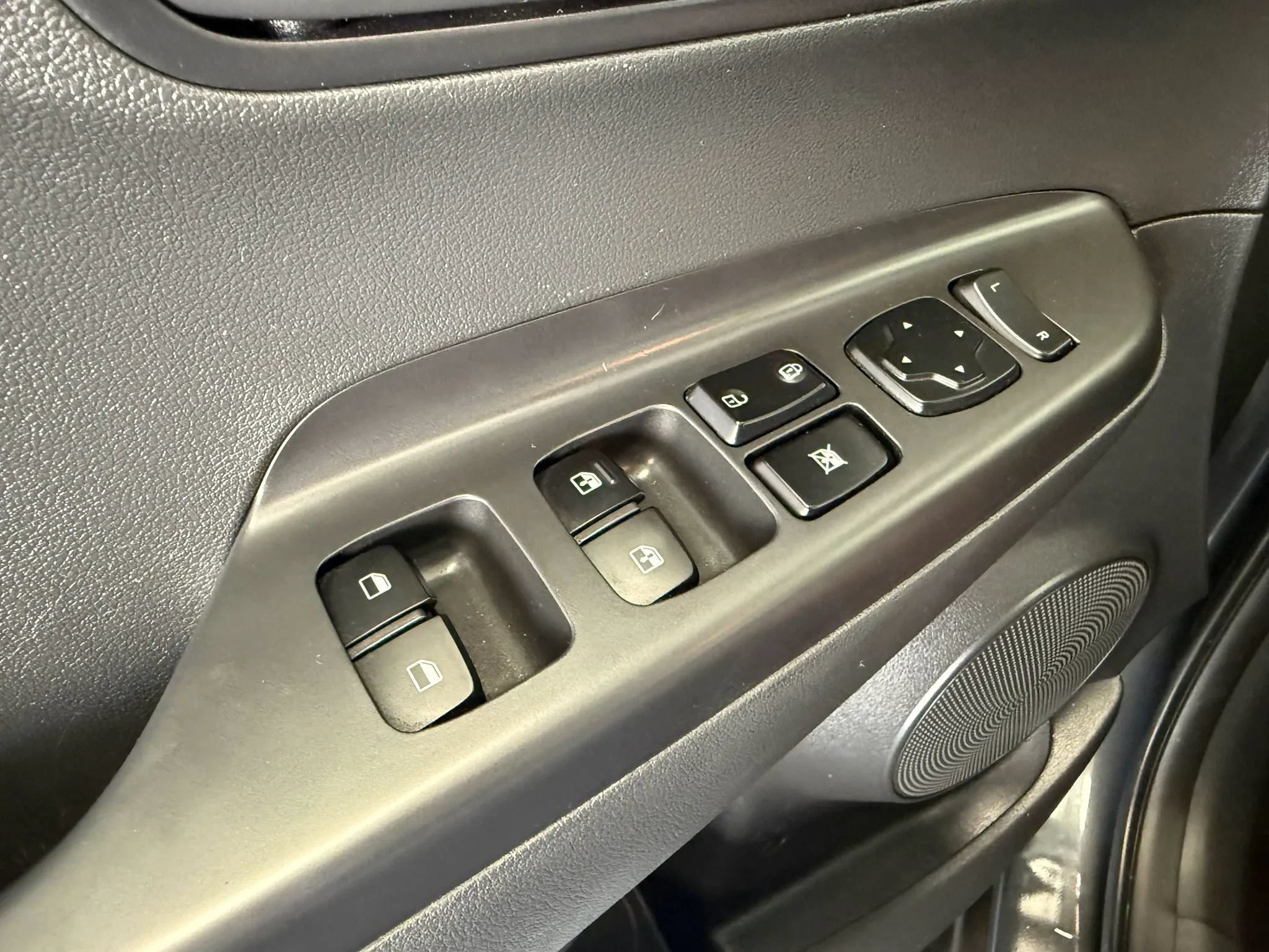 Used 2020 Hyundai Kona SEL FWD image 28