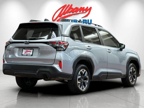 Used 2025 Subaru Forester Premium AWD/4WD image 4