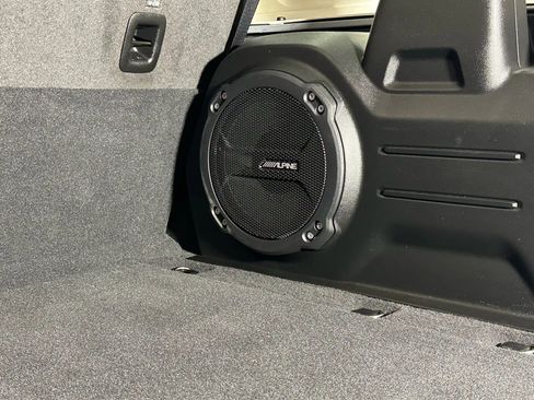 Used 2023 Jeep Wrangler Unlimited Rubicon w/ Steel Bumper Group image 24