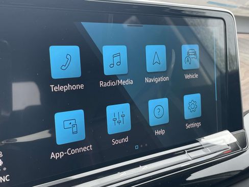 New 2026 Volkswagen Atlas SE FWD image 28