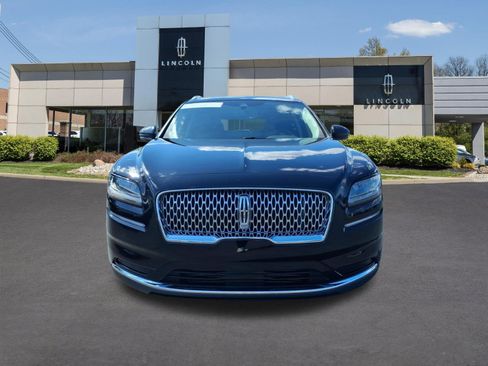 Used 2023 Lincoln Nautilus AWD w/ Premium Package image 2