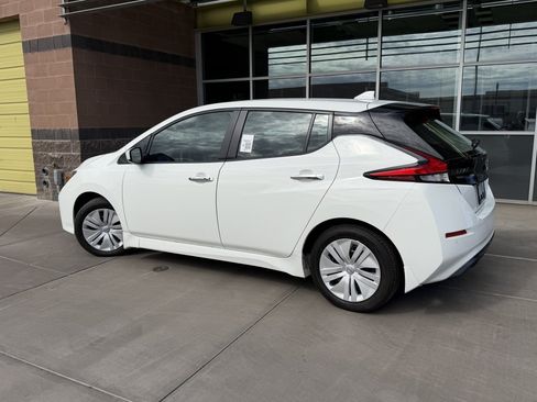Used 2025 Nissan Leaf S FWD image 5