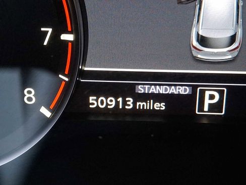 Used 2019 INFINITI QX50 Essential w/ Sensory Package image 17