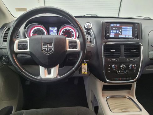 Used 2016 Dodge Grand Caravan SXT w/ Rear Park Assist Package FWD image 22