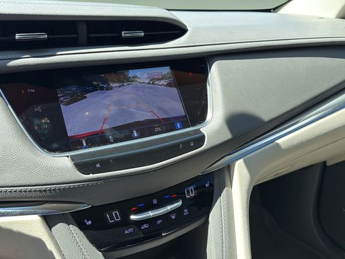 Used 2022 Cadillac XT5 Premium Luxury w/ Technology Package AWD/4WD image 41