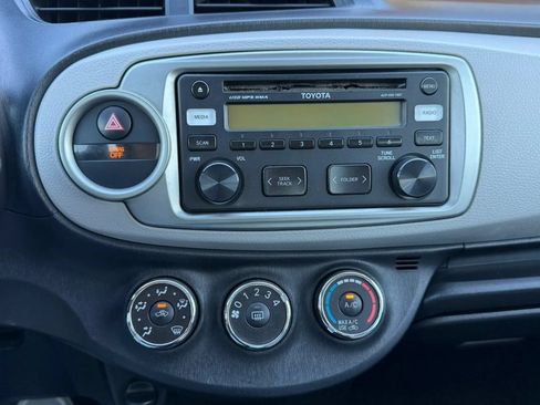 Used 2012 Toyota Yaris L FWD image 18