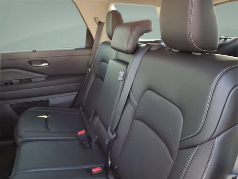 Used 2024 Nissan Pathfinder SL w/ Cargo Package AWD/4WD image 19