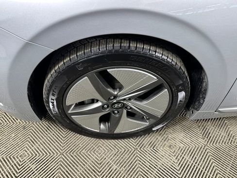 Used 2020 Hyundai Ioniq Limited image 10