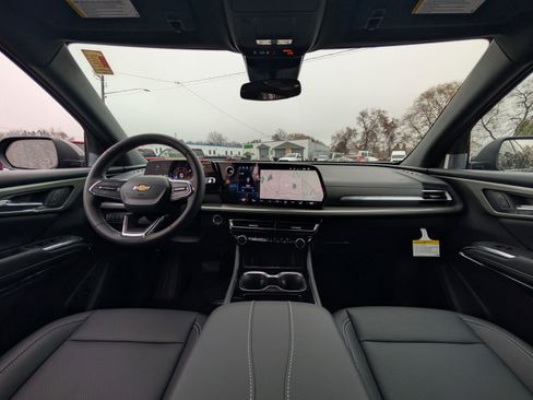 New 2026 Chevrolet Traverse LT image 2