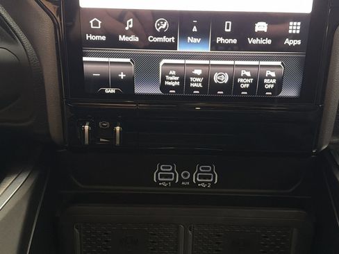Used 2025 RAM 2500 Laramie AWD/4WD image 24