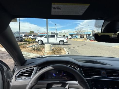 Certified 2022 Volkswagen Tiguan SE R-Line image 14