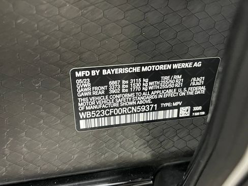 Used 2024 BMW iX xDrive50 w/ Sport Package AWD/4WD image 27