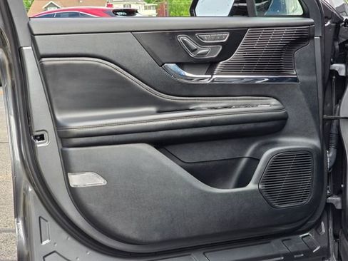 Used 2022 Lincoln Corsair Reserve w/ Equipment Group 201A image 20