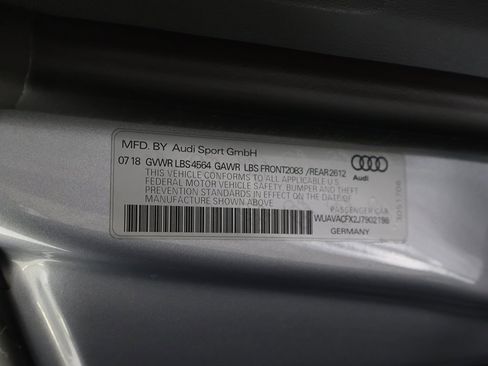 Used 2018 Audi R8 V10 w/ Carbon Exterior Package image 49