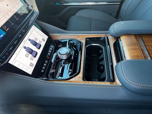 Used 2022 Jeep Grand Wagoneer Series II w/ Flexible Seating Group image 32