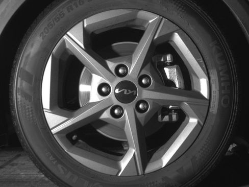 Used 2025 Kia K4 LXS image 13