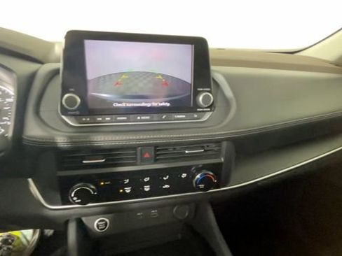 Used 2023 Nissan Rogue S AWD/4WD image 30
