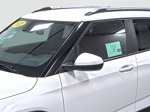 Used 2022 Chevrolet TrailBlazer LT w/ Convenience Package AWD/4WD image 8
