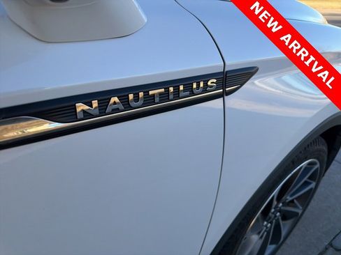 Used 2020 Lincoln Nautilus Reserve w/ Equipment Group 201A image 12