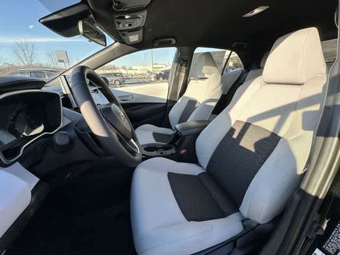Used 2025 Toyota Corolla SE image 14