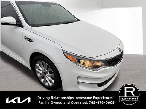 Used 2018 Kia Optima EX image 3