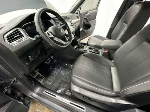 Certified 2024 Volkswagen Tiguan SE R-Line image 17