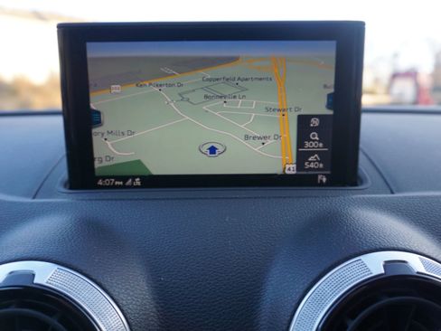 Used 2018 Audi A3 e-tron Premium Plus w/ Technology Package image 37