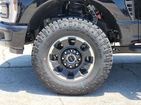 New 2026 Ford F250 Platinum w/ Tremor Off-Road Package AWD/4WD image 10